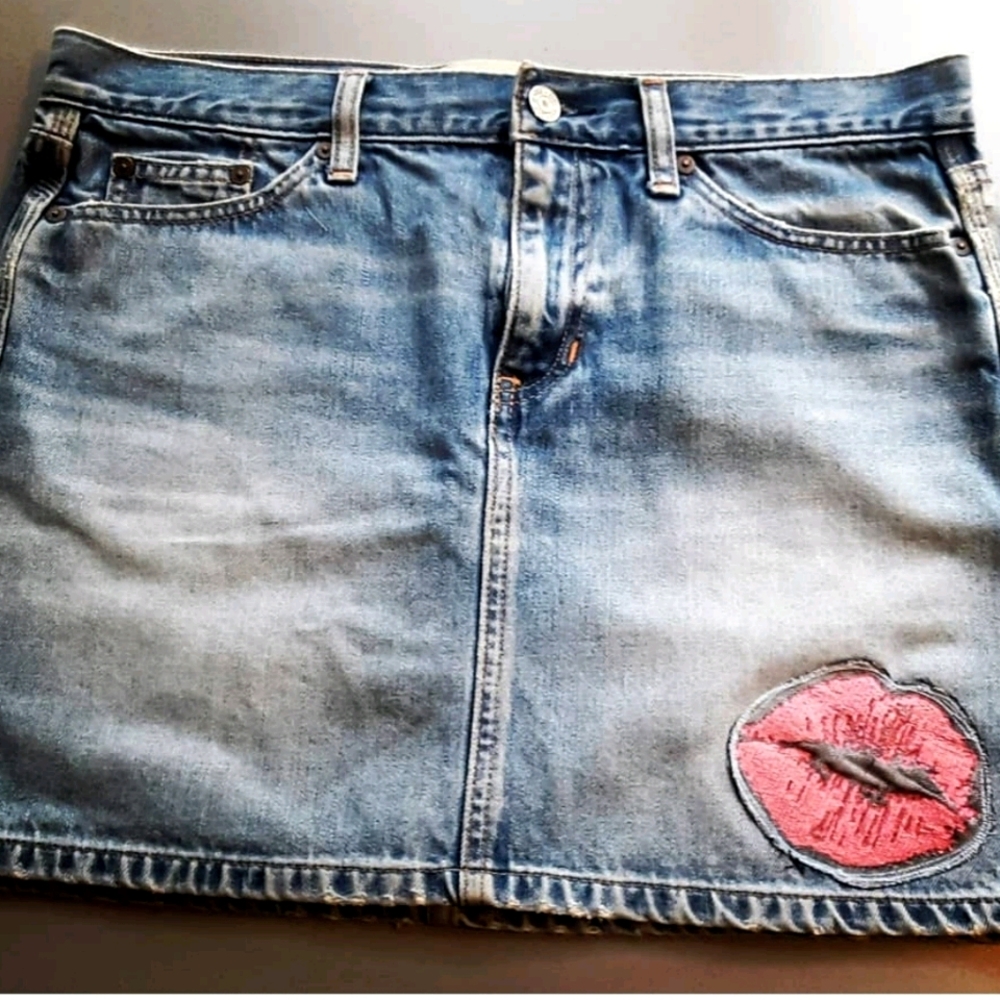 One of a Kind GAP Size 10 Embroidered Patch Skirt
